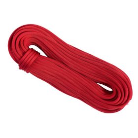 Das Bild zeigt das Stubai Bergsteiger Seil Fire. Das rote Seil liegt schräg in Bildmitte als aufgenommener Seilstrang.