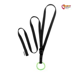 Schwarze Edelrid verstellbare Standplatzschlinge mit grünem Zentralring auf weißem Hintergrund.