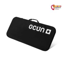 Schwarze Ocun Sitcase Bouldermatte zusammengefaltet.