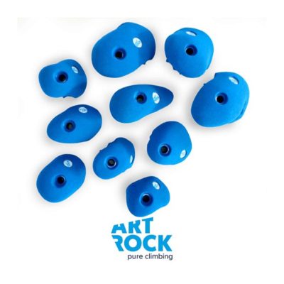 Das Bild zeigt ein Set blaue Art Rock Klettergriffe. Sie liegen verteilt auf einem weißem Quadrat, unterhalb klein das Art Rock Logo.