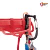 Detail des roten Petzl Luna Damen Klettergurtes mit Hüftband und Materialkarabiner.