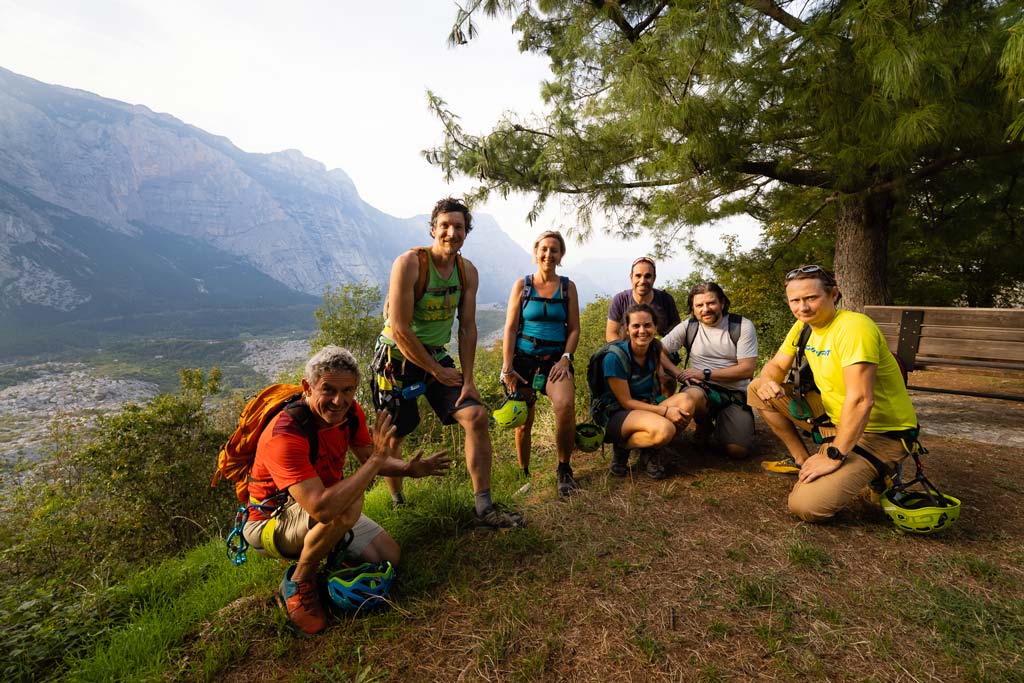 Klettergruppe über dem Sarcatal in der Region Garda Trentino.