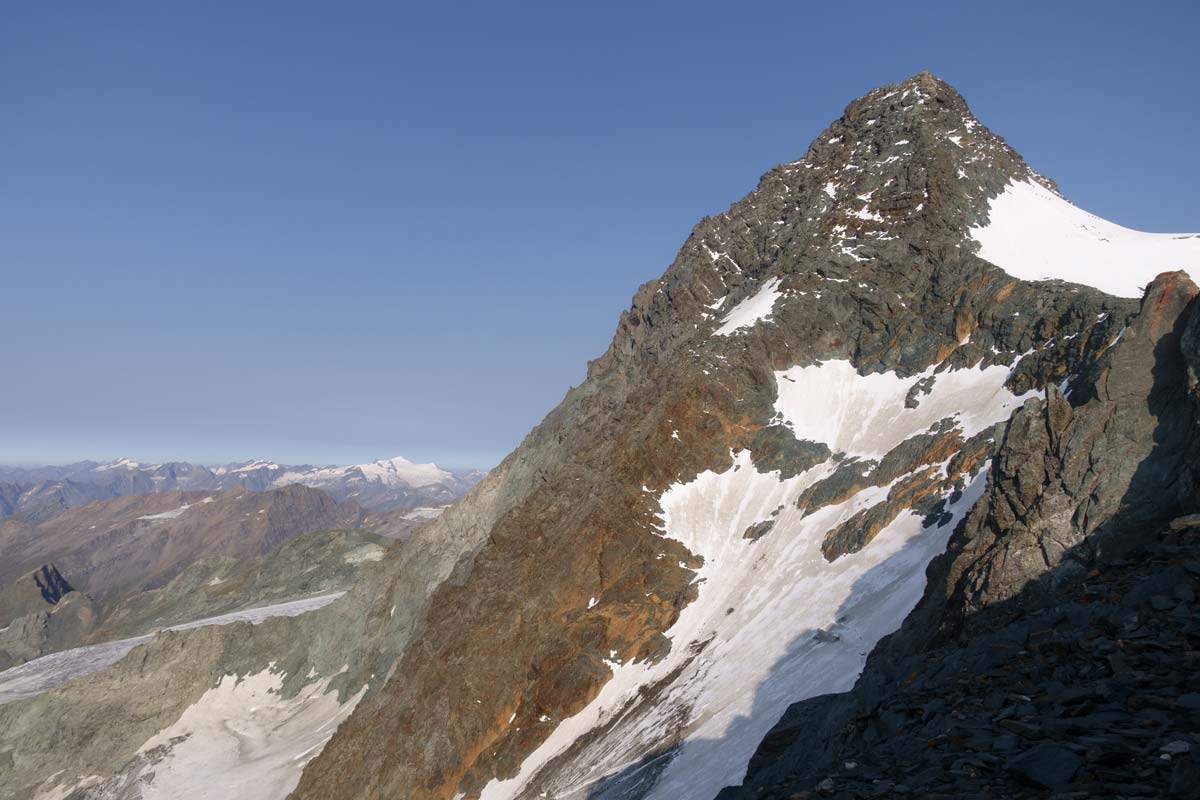 Der Grossglockner von der Adlersruh an einem sonnigen Morgen.