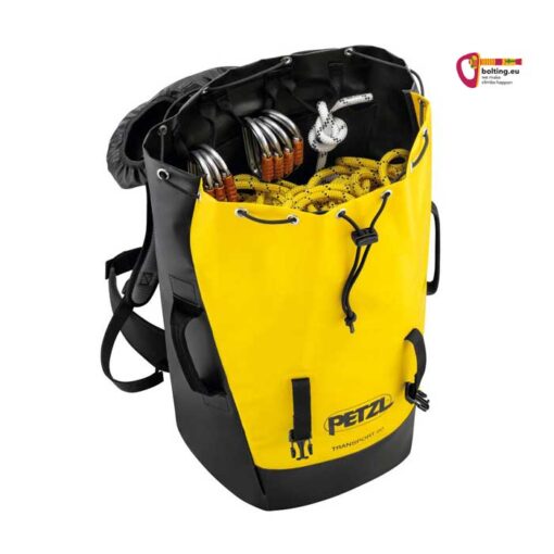 Schwarz-gelber Petzl Transport 60 Industriekletter Rucksack geöffnet mit Karabinern darin.