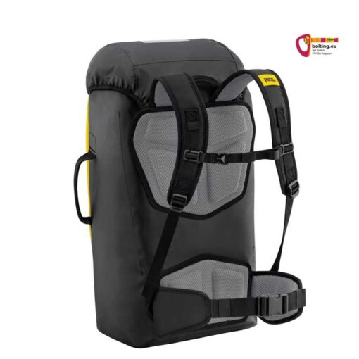 Schwarz-gelber Petzl Transport 60 Industriekletter Rucksack von der Rückseite mit schwarzen Schulterträgern.