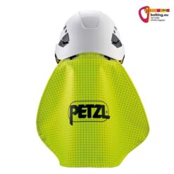 Neongelber Petzl Nackenschutz auf einem weißem Industriekletterhelm montiert.