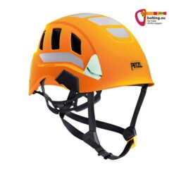 Neon oranger Petzl Strato Vent HI-VIZ Industriekletterhelm von der Seite mit Kinnband. Rechts oben buntes bolting.eu Logo.