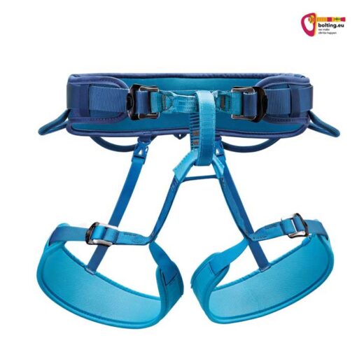 Blauer Petzl Corax Allroundklettergurt von der Vorderseite auf weißem Quadrat.