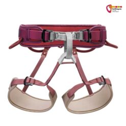 Roter Petzl Corax Allroundklettergurt von der Vorderseite auf weißem Quadrat.