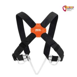 Schwarz oranger Petzl Explo Brustgurt von der Rückseite auf weißem Hintergrund.