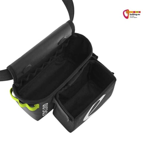 Schwarzer Routensetzer Gürtel Edelrid Route Setter Belt von oben mit zwei Taschen und Gürtel in weißem Quadrat.