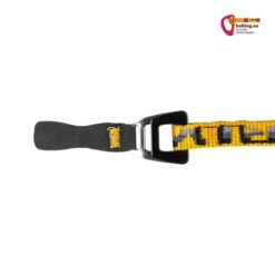 Self Lock Schnalle eines Grivel Steigeisenriemens mit schwarzem Zugband.