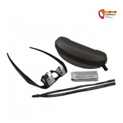 Kletterbrillen Set für Brillenträger mit Brille, Reinigungstuch und Etui vor weißem Hintergrund.