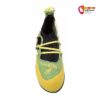 Grün gelber La Sportiva Stickit Kinderkletterschuh von oben vor weißem Hintergrund.