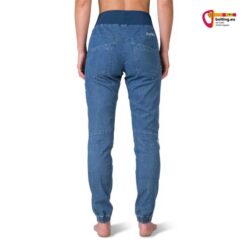 Blaue Damen Jeans Kletterhose von der Rückseite mit Modell ohne Shirt.