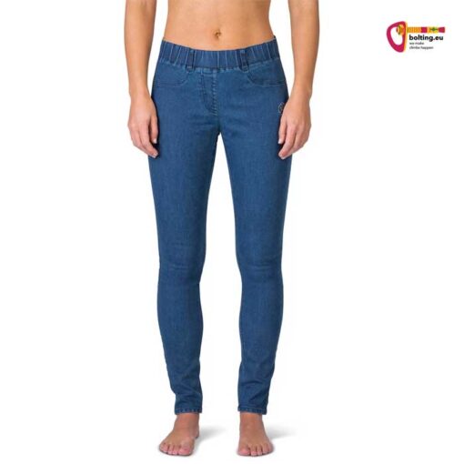 Modell mit freiem Oberkörper von der Vorderseite und Rafiki Evo Lady Jeggings Stretch Kletterhose auf weißem Hintergrund.