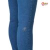 Rafiki Logo auf einem blauen Jeans Bein vor weißem Hintergrund