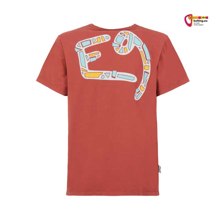 Rückseite eines E9 Onemove Herren Kletter T Shirts in Farbe Paprika vor weißem Hintergrund.
