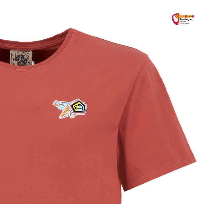 Detail eines E9 Herren Klettershirts mit Logo auf der Brust.