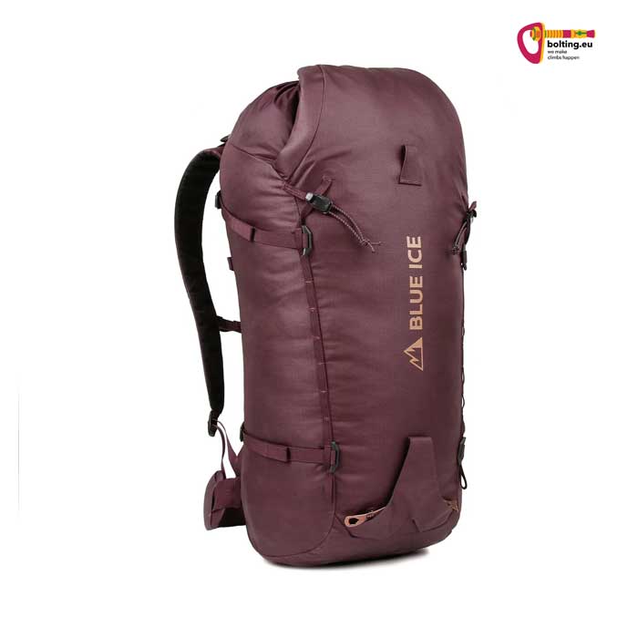 Violetter Blue Ice Warthog Kletterrucksack von vorne.