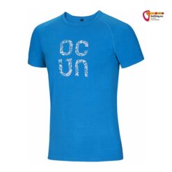 Blaues Ocun Bamboo T Gear Herren Klettershirt mit Schriftzug auf der Brust.