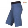 Blaue Ocun Mania Short Klettershort von der Seite mit hochgezogenem, schwarzen Bund.