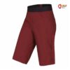 Weinrote Ocun Mania Short Klettershort von der Seite mit hochgezogenem, schwarzen Bund.