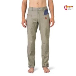 Modell ohne Shirt mit olivefarbener Rafiki Crag Kletterhose für Herren von der Vorderseite.