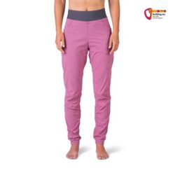 Bauchfreies Modell mit rosa Rafiki Femio Damen Kletterhose für den Sommer von vorne.