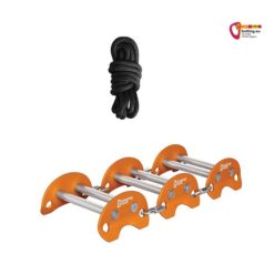 Schwarzes Reepschnur Bündel mit Singing Rock Edge Roller Kantenschutz aus drei orange silbernen Aluminium Elementen.