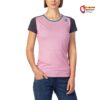 Modell mit rosa grauem Rafiki Damen Bio Baumwolle Klettershirt von vorne vor weißem Hintergrund.