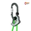 Grauer Karabiner und graue Edelrid Switch Adjust Seilklemme mit grünem Seil.