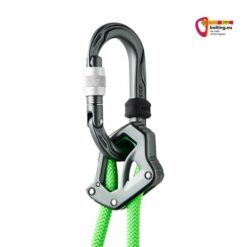 Grauer Karabiner und graue Edelrid Switch Adjust Seilklemme mit grünem Seil.