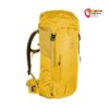 Gelber Kohla Alpinist Guide 28 Kletterrucksack schräg von der Seite vor weißem Hintergrund.