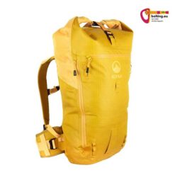 Gelber Kohla Alpinist Pro 32 Alpinrucksack schräg von der Seite vor weißem Hintergrund.