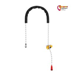 Petzl Grillon längenverstellbares Verbindungsmittel mit Seilstück, schwarzem Schutzschlauch und gelber Seilklemme vor weißem Hintergrund.