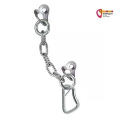 Silberner Abseilstand verzinkt mit Karabiner vor weißem Hintergrund.