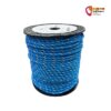 Eine Rolle blaue Cousin Aramid Cord 5,5mm aufrecht vor weißem Hintergrund.