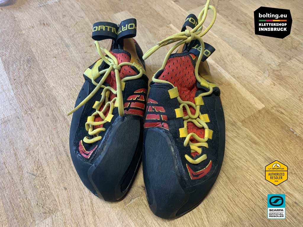 Ein Paar La Sportiva Testarossa Kletterschuhe nach der Besohlung im Klettershop Innsbruck.
