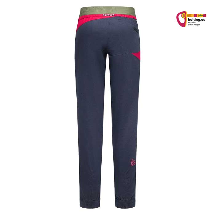 Dunkelblaue La Sportiva Bolt Pant W von hinten vor weißem Hintergrund.