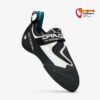 Weiß schwarzer Scarpa Drago LV Kletterschuh seitlich von vorne mit Markenname und roter Velcro Schlaufe.