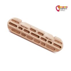 Beastmaker 1000 Kletter Fingerboard aus hellem Birkenholz schräg auf weißem Hintergrund.