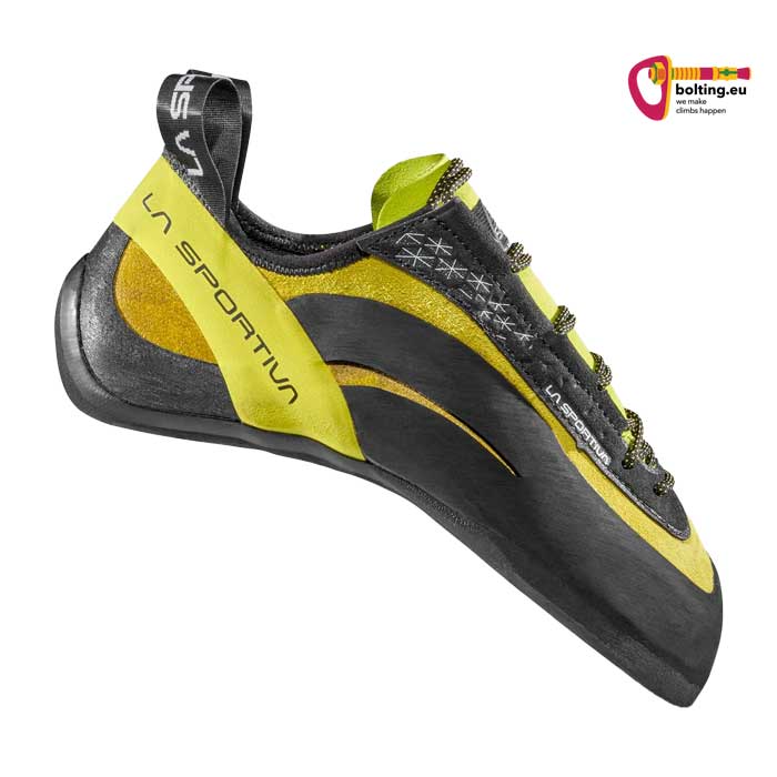 Gelb schwarzer La Sportiva Miura Kletterschuh schräg im Bild von der Seite.