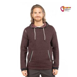 Brunettes Model mit rotem Chillaz Alicante Hoodie von vorne.