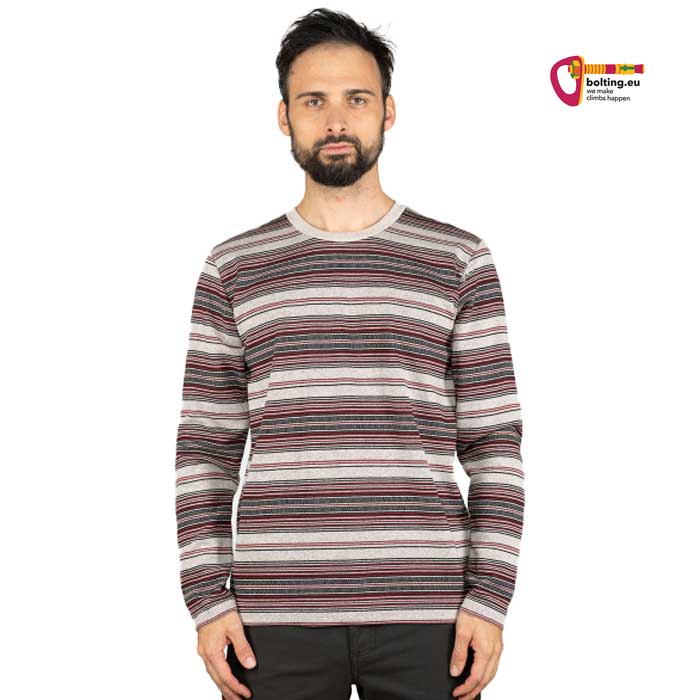 Schwarzhaariges Modell mit Bart und einem sandfarbenen Chillaz Porto Allover Stripes Kletterpulli von vorne.