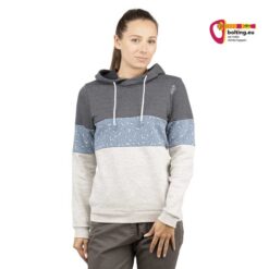 Modell in grau blauem Chillaz Damen Sweater mit Kapuze von der Vorderseite.