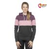 Modell in lila rosa Chillaz Damen Sweater mit Kapuze von der Vorderseite.