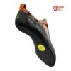 Schwarz brauner La Sportiva Mythos Eco Kletterschuh schräg von unten.