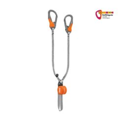 Ein Petzl Scorpio Eashook Klettersteigset vertikal aufgelegt vor weißem Hintergrund.