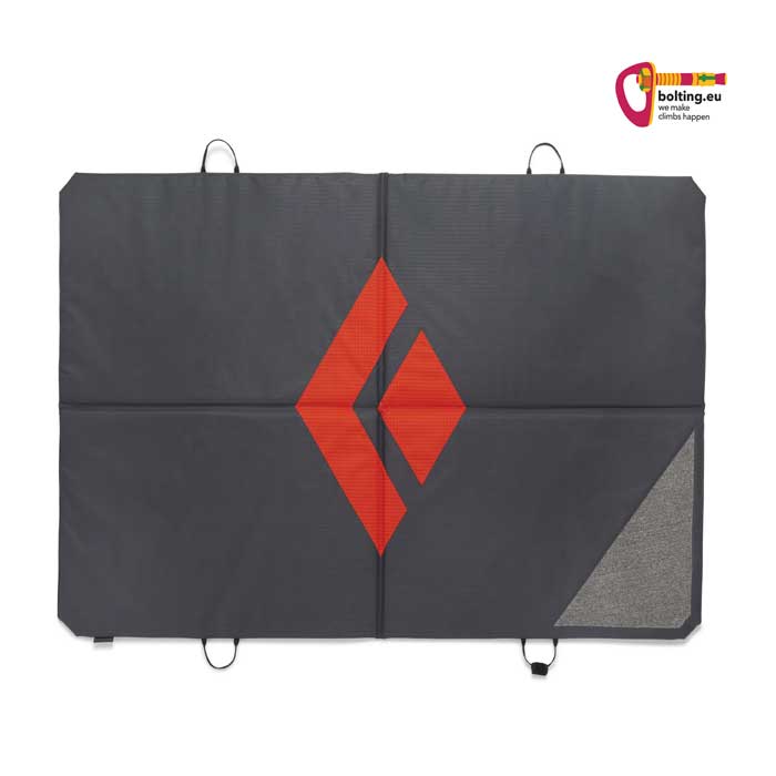 Black Diamond Gapstopper ausgebreitet mit rotem Logo von oben.